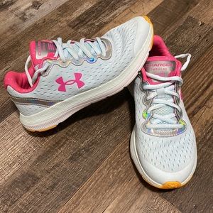 Girls youth size 4 UA tennis shoes
